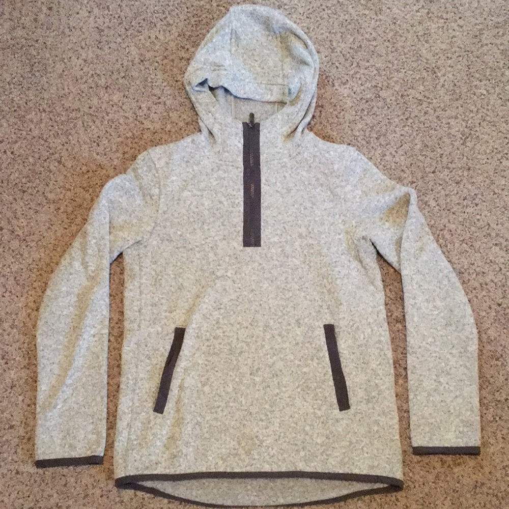 Women’s Lululemon Sweatshirt. Size 6. Flawless.